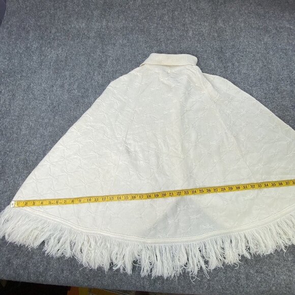 60s 70s Penrose Knitwear Wintuk Orlon Fringe Cape Poncho White Boho Festival VTG - Picture 6 of 12